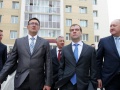 Медведев: строительство новых жилых домов является более приоритетным, чем укрепление старых.